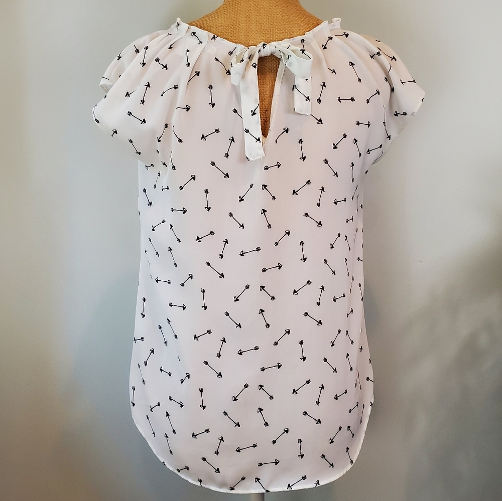 Lauren Conrad Arrow Flutter Cap Sleeve Blouse - XS